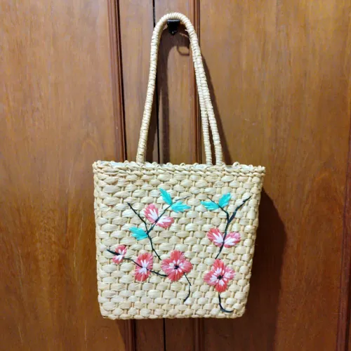Bolsa de palha com forro