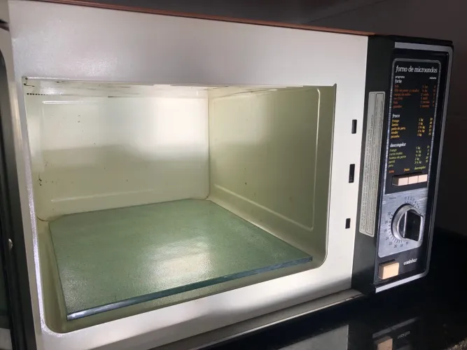 Micro-ondas 127V troco ou vendo