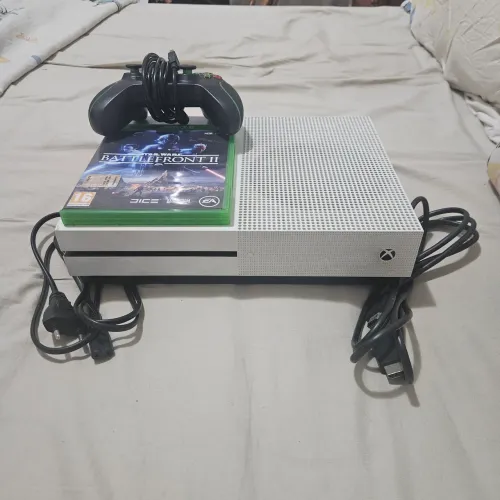 Xbox One S + Controle e Battlefront 2