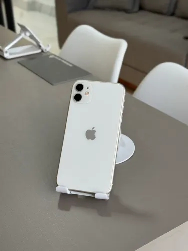 iPhone 11 64 gigas semi novo 