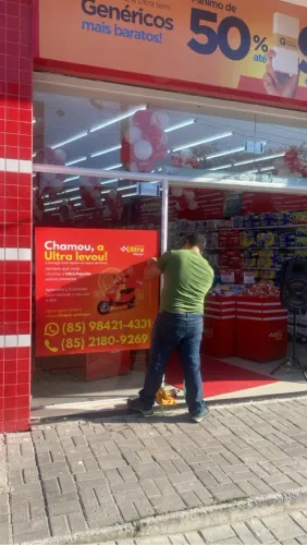 Adesivo para Vitrine