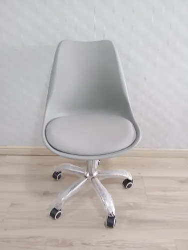 Cadeira Giratória Estofada 