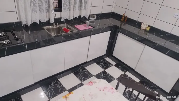 Pias escupidas em porcelanato