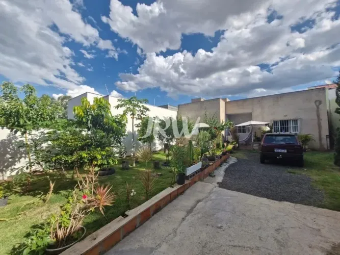CASA A VENDA NO BAIRRO JARDIM MARINGÁ NA CIDADE DE INDAIATUBA SP