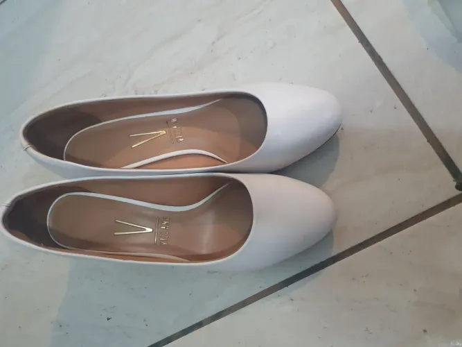 Sapatos brancos femininos n°39