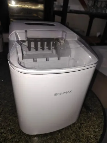 Máquina de Gelo Benmax 15Kg - Nova