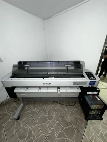 Plotter Sublimatica Epson SureColor F6200- Impressão de alta qualidade