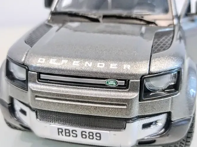 Miniaturas carros Land Rover Defender , 2022, 1/24