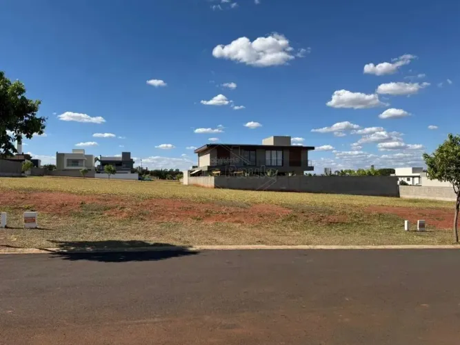 Venda de Terreno / Condomínio na cidade de Araraquara