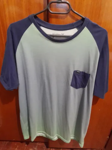 Camiseta Hurley verde com azul marinho GG 