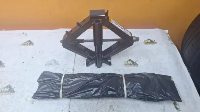 Kit Macaco Chave Roda Onix 