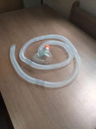 Máscara e Tubo para Oxigênio - Equipamento Hospitalar