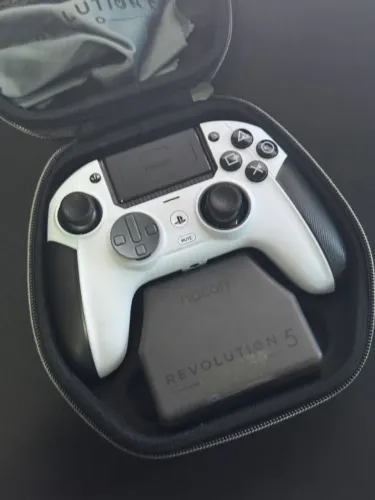 Controle PS5 Nacon Revolution 5 PRO NOVO (Branco)