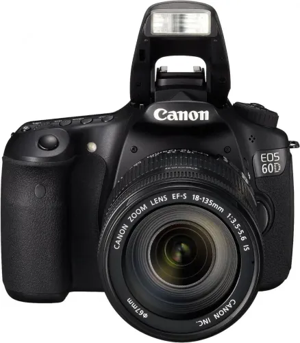 Câmera Fotográfica Canon EOS 60D com Lente 18-135mm IS