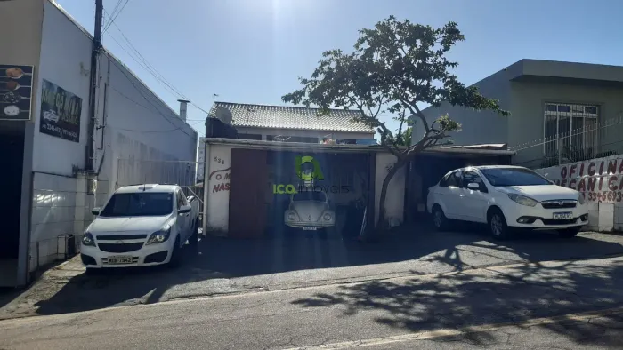 DUAS AMPLAS CASAS EM TERRENO DE 330M² EM BARREIROS SÃO JOSÉ