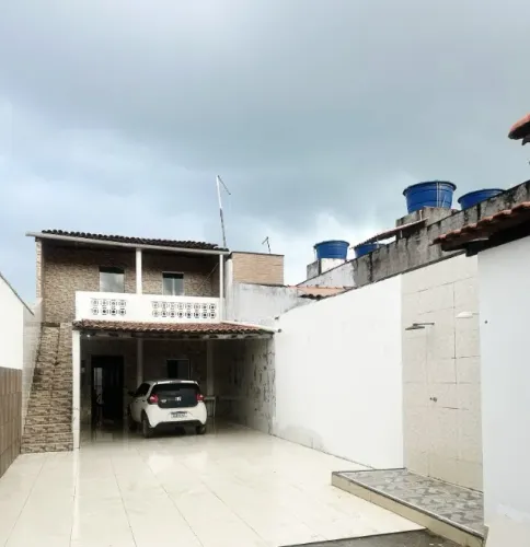 Casa de 2 andares em Cabuçu (praia do sol).