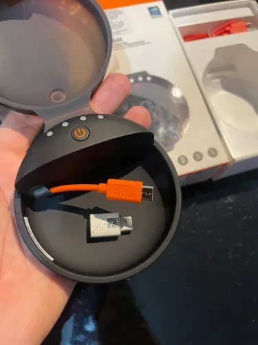 case de carga JBL para fone - novo