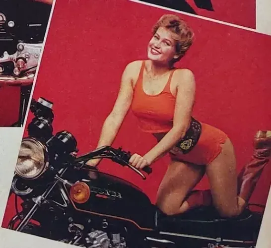 Xuxa Meneghel - Recorte Revista com Moto - 1983