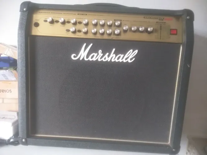 Amplificador Marshall AVT100