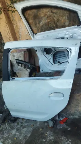 Porta traseira do Sandero  2018