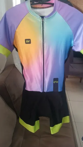 Macacão ciclista holográfico