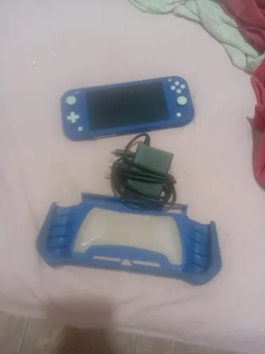 Nintendo Switch Lite Azul + Capa e Carregador Original (Funcionando 100%)