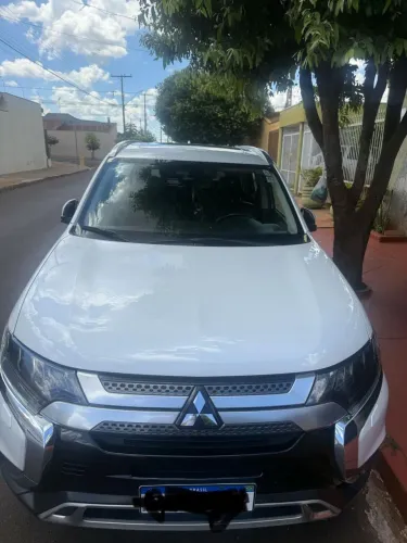 Mitsubishi Outlander HPE-S 2.2 Diesel 4X4 Aut. 2019