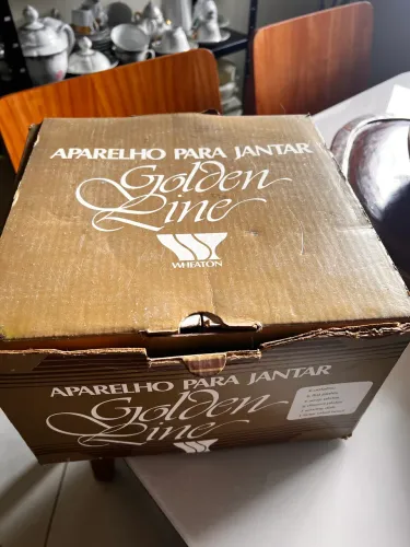 Aparelho de jantar vintage nunca usado na caixa