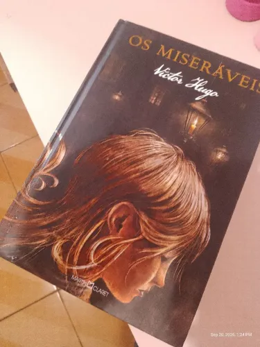 Livro os Miseráveis de Victor Hugo