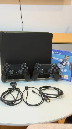 PlayStation 4 Slim 1TB