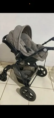 Carrinho e bebê conforto Cosco