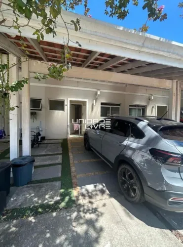 Casa a venda no Condomínio Vila das Flores Rosas