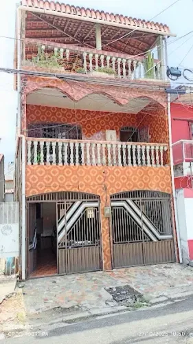 GC Vende casa na Condor de 3 andares, 4 quartos e uma área livre para ser bronzeamento ou