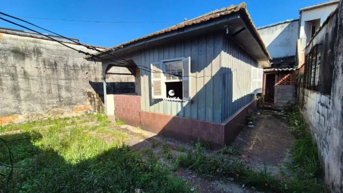 Terreno à venda no Vila Cascatinha em São Vicente.