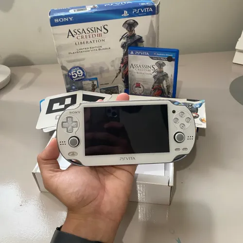 Psvita Branco Oled Novo Edição Limitada Assassins Creed III