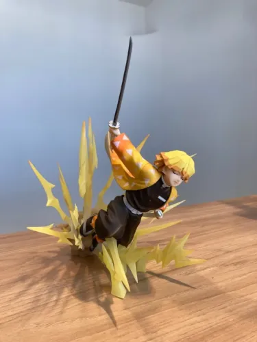 Action Figure Zenitsu Agatsuma