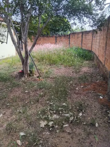 Faço serviço de jardinagem