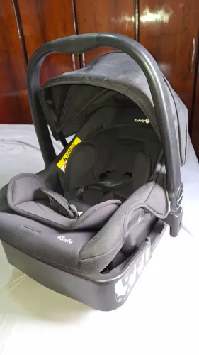 Bebê Conforto + Base Veicular Isofix.4Safe da Safety 1st