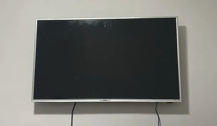 TV Philco 40 com defeito - ideal para retirada de peças/conserto