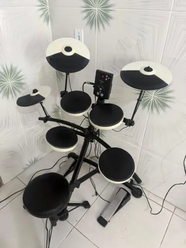 BATERIA ELETRÔNICA ROLAND TD-1K - ÓTIMO ESTADO!