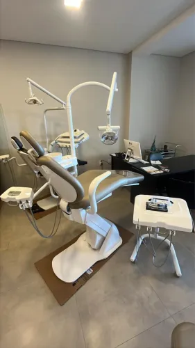 Vendo cadeira odontológica reformada