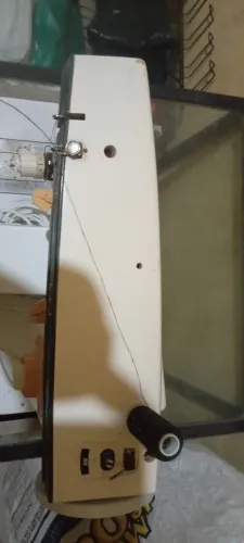 Máquina de costura semi nova, excelente estado