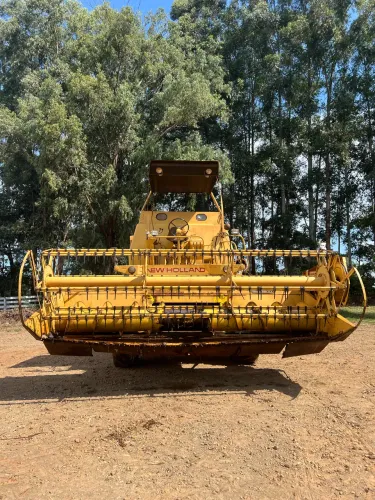 Colheitadeira New Holland 5050