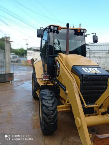 Retroescavadeira Caterpillar 416