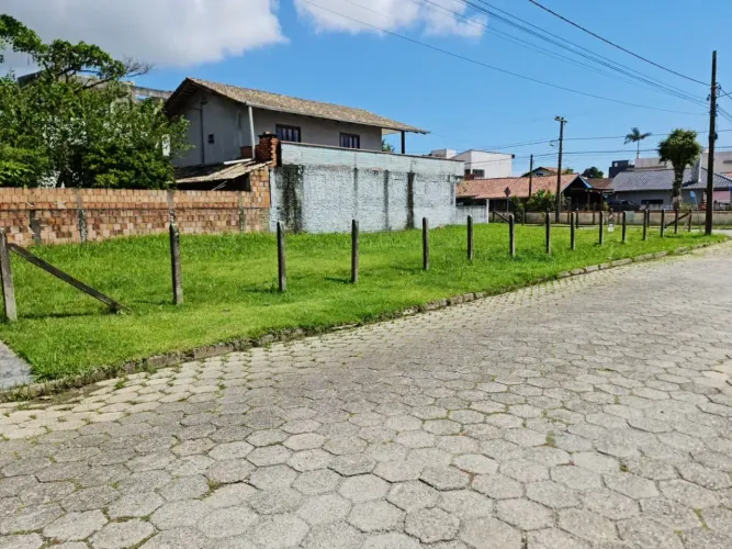Imóvel para venda com 308 metros quadrados em Praia de Itaguaçu - São Francisco do Sul - S