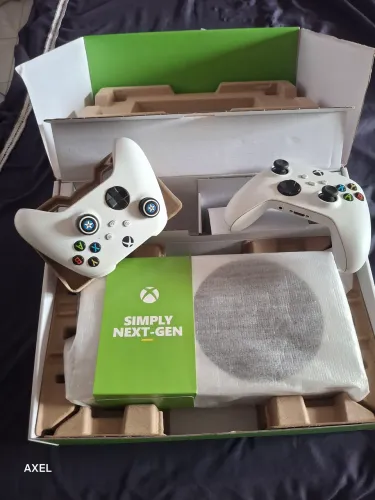 Xbox Series S, ainda na garantia.