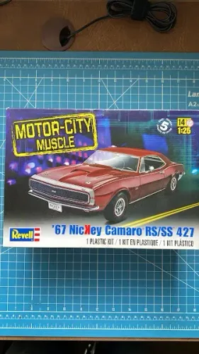 Kit Revell - 1967 Camaro Nickey RS/SS - Escala 1:25