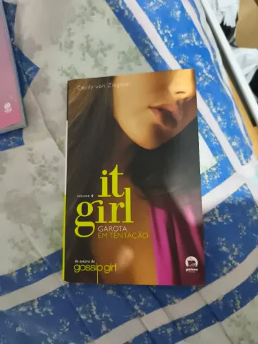 Livro It girl garota em tentação 