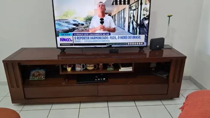 Rack TV sala principal em Madeira original