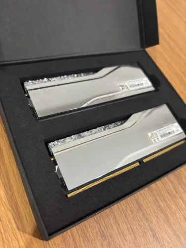 Memória RAM DDR5 G.Skill Trident Z5 Royal 32GB (2x16GB), 6400MHz, CL32, Silver (OPENBOX)